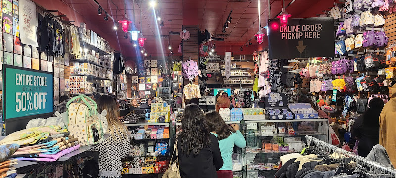 Hot Topic
