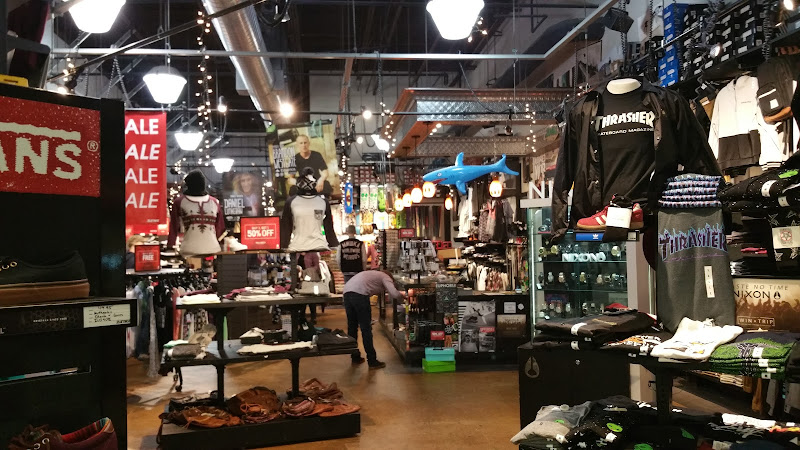 Zumiez