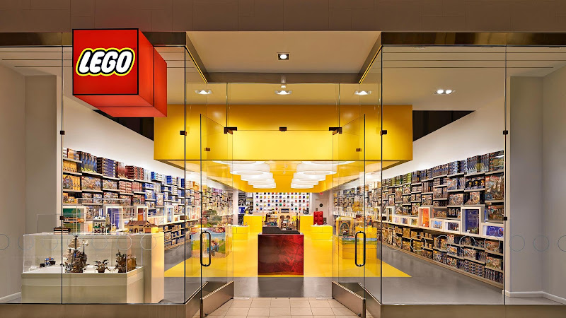LEGO® Store Woodland Hills Mall