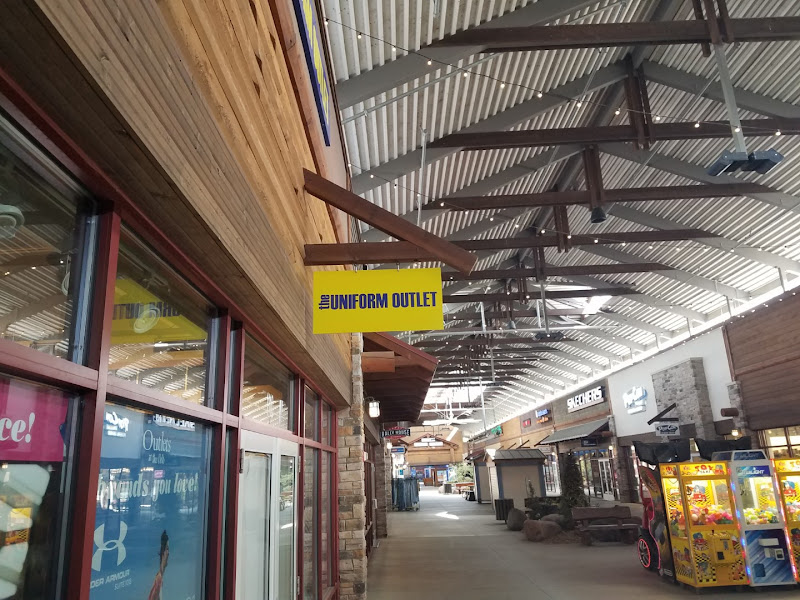 Uniform Outlet