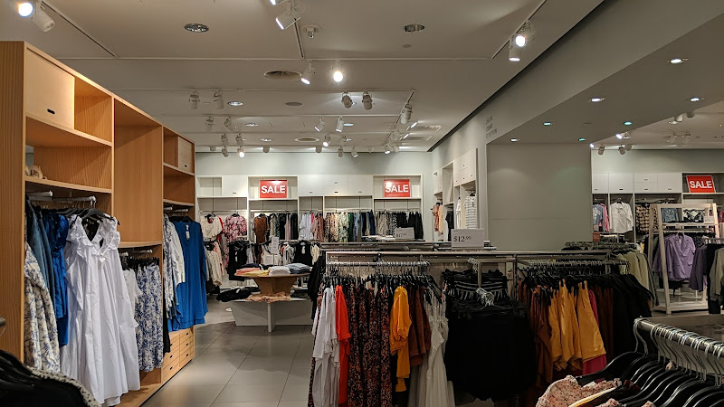 H&M