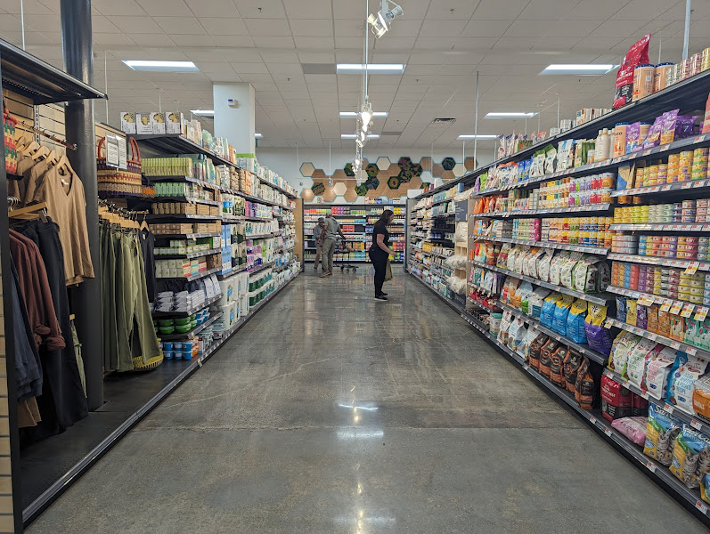 MOM's Organic Market