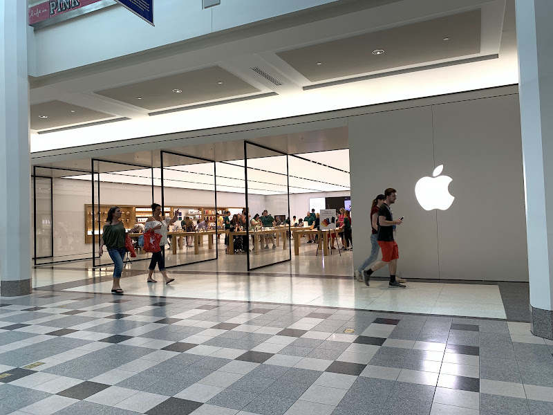 Apple South Hills Village
